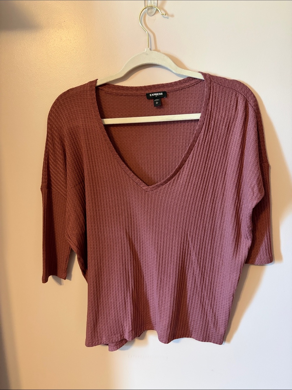 Express Women’s Mauve Waffle V-Neck Top